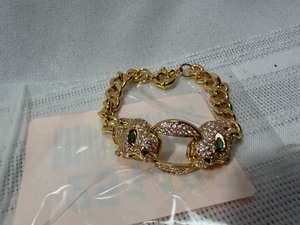 lot 25140 image: LVL 5 Replica yellow gold tone link necklace