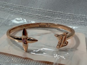 lot 25120 image: LVL 5 Replica Louis Vuitton Rose Gold Bracelet