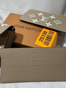 lot 25130 image: LVL 5 Replica Louis Vuitton Pochette Felicie