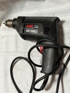 lot 26773 image: Skil 38 Electric Drill