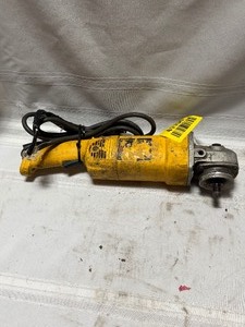lot 41156 image: DW840 Electric Angle Grinder