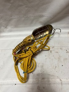 lot 41160 image: Vintage Yellow Shop Lantern Light