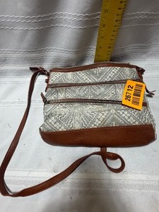 lot 26712 image: Happ & Free Purse