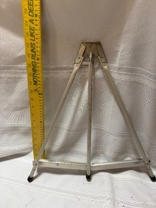 lot 26749 image: Foldable Easel