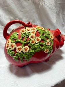 lot 26697 image: Vintage Red Piggie Pank w Floral Design