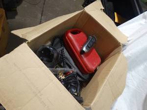 lot 26673 image: Box of Misc. Razor Supplies