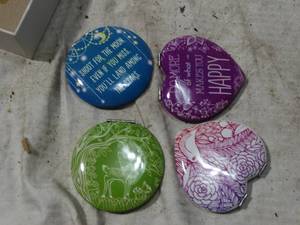 lot 26678 image: Empty Lip Balm Capsules