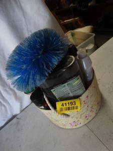 lot 41193 image: Lot of Misc. Cleaning Supplies