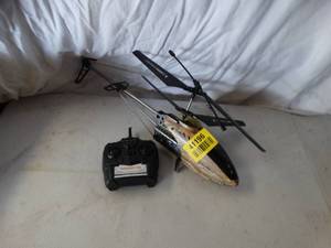 lot 41196 image: RealTree Remote Helicopter
