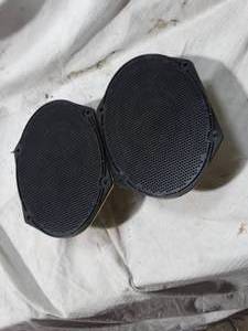lot 22778 image: OEM Ford 4 ohm door speakers