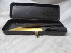 lot 26632 image: Gold Knife Set w Case