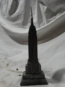 lot 26636 image: Vintage metal replica of the Empire State Building