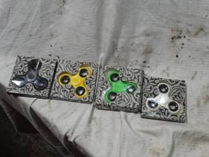 lot 26638 image: 4 New Fidget Spinners