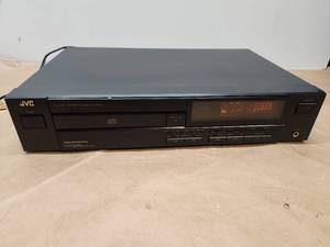 lot 6 image: JVC XL-V311BK Compact Disc Player