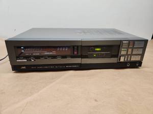 lot 9 image: JVC DD-V9 Stereo Cassette Deck with ANRS System