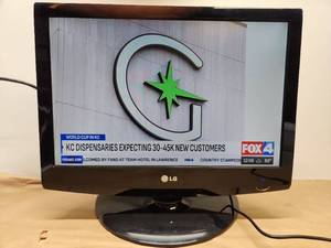 lot 52 image: LG 19LG30-UA 19-Inch LCD TV