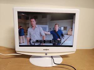 lot 53 image: Insignia NS-LCD19W-09 19-Inch TFT-LCD TV Receiver