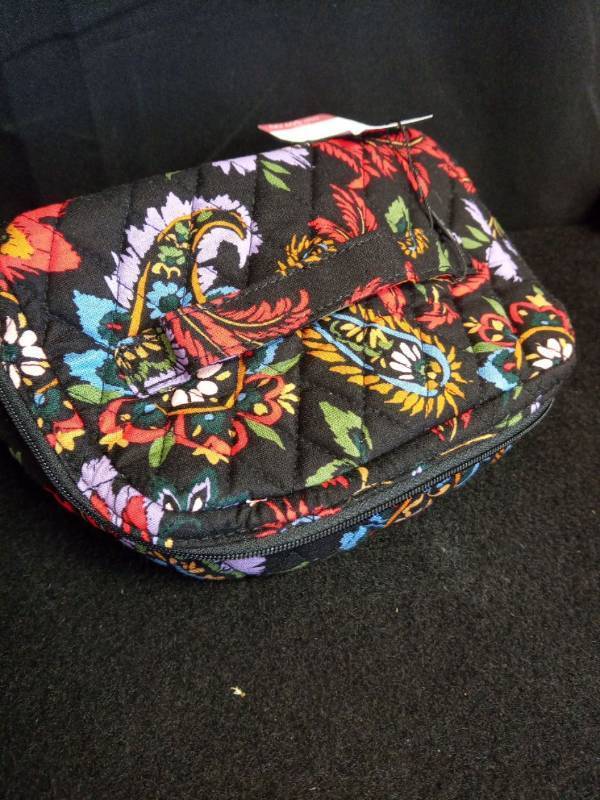 lot 124 image: Vera Bradley Premium Cotton Makeup Organizer, Midnight Garden Paisley - Retail $59