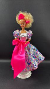 lot 74 image: 1990 Barbie Special Edition Doll with Bow Details