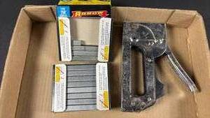 lot 95 image: Arrow T50 Heavy Duty Staple Gun with Staples