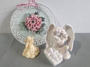 lot 113 image: Vintage Japanese Plate and Figurines