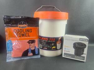 lot 3 image: ALL NEW Bait Pail, Cooling Cloth and Air Pump
