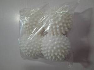 lot 1373 image: Dryer Balls 4 Pack Non Toxic Reusable Dryer Balls