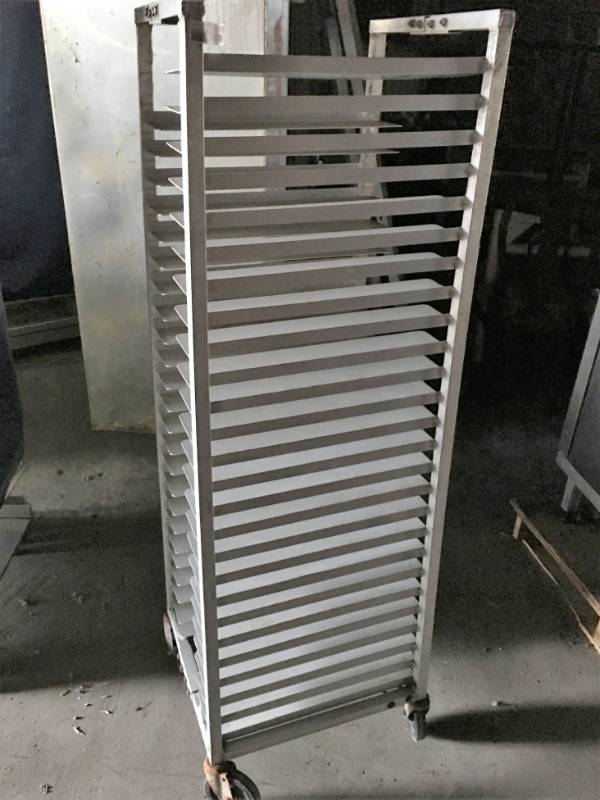 lot 5016 image: Rolling Sheet Pan Cart