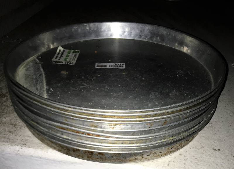 lot 5025 image: Lot of Pizza Pans - NEW