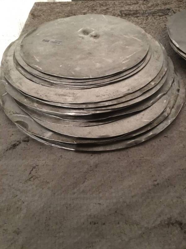 lot 5030 image: Lot of Pizza Trays  Pans