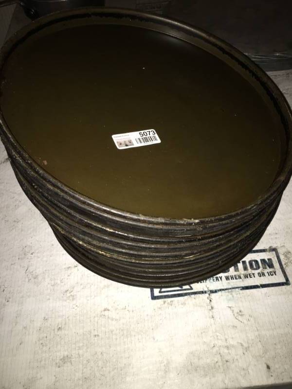 lot 5073 image: Lot of Pizza Pans