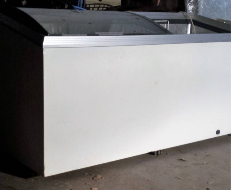 lot 5093 image: Caravell Commercial Chest Freezer
