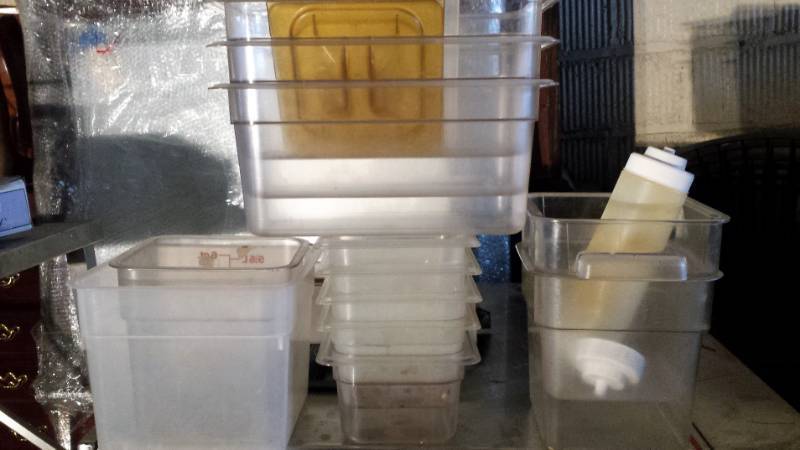 lot 5114 image: Square  Rectangle Food Storage Bins
