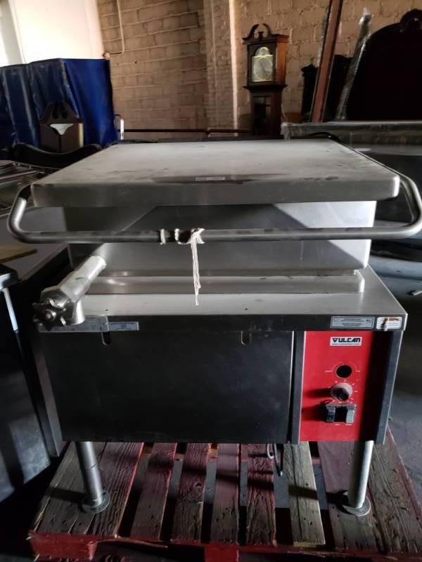 lot 5005 image: Vulcan 30 Gallon Tilt Skillet