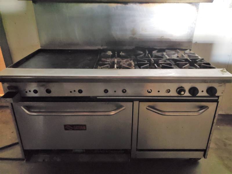 lot 5083 image: Saturn Six Burner GrillOven SS with Wheels
