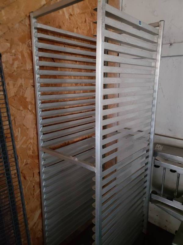 lot 5079 image: Rolling Metal Sheet Pan Rack