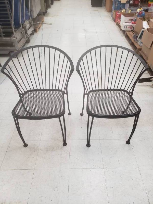 lot 10053 image: Pair of Metal Patio Chairs