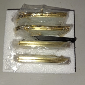 lot 1146 image: GOLD MINI PICTURE HOLDERS