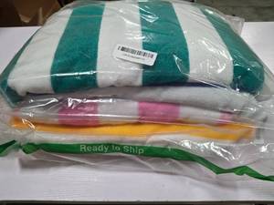 lot 17230 image: Set of Four Striped Beach  Pool Towels