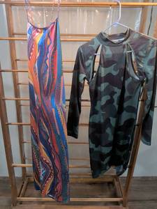 lot 11 image: Womens Dress Lot Printed Maxi Dress & Camo Bodycon Dress