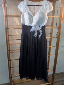 lot 13 image: Liforoa Two-Tone Lace Bodice Formal Gown