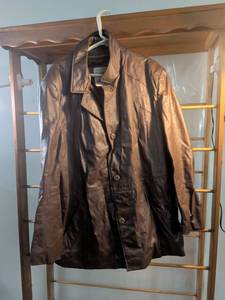 lot 40 image: Clipper Mist by Londontown Corp. Brown Leather Jacket Size 54 Big Long