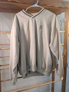 lot 51 image: PGA Tour Mens V-Neck Golf Pullover Windshirt - Size Large