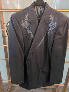lot 57 image: Black Western Blazer with Silver Embroidery Size 48L