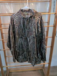 lot 73 image: Spartan Realtree Camo Hunting Jacket XL Made in USA