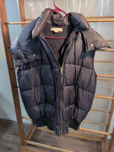 lot 80 image: Stella McCartney Navy Quilted Puffer Vest Size 42