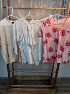 lot 87 image: Womens Plus Size Tops Bundle - Jaclyn Smith & Basic Editions Size XL and 2XL