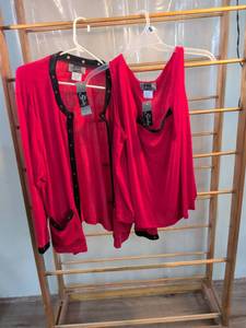 lot 88 image: Slinky Brand Red Knit Two-Piece Set Size 3X