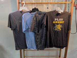 lot 91 image: Lot of 4 Mens Mixed T-Shirts Including WSU Wichita State Shockers Play Angry Tee