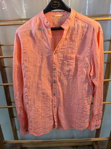 lot 104 image: Caribbean Mens Coral Long Sleeve Button-Down Shirt Size M